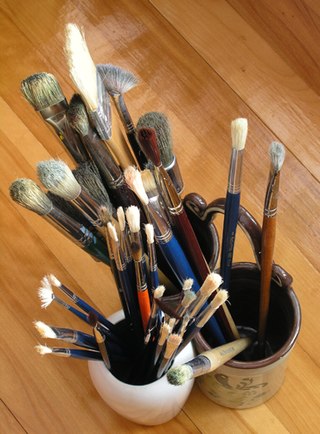 <span class="mw-page-title-main">Paintbrush</span> Brush for painting