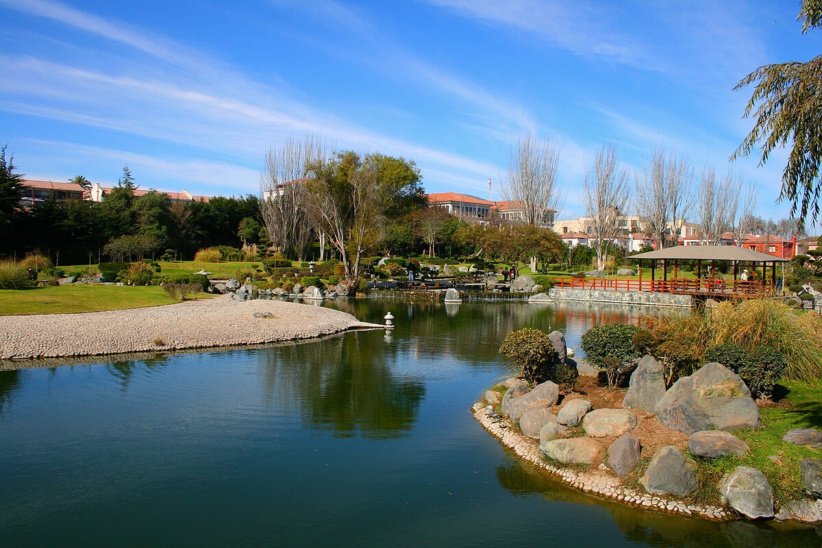 File:Estanque en un jardín Japonés.jpg - Wikimedia Commons