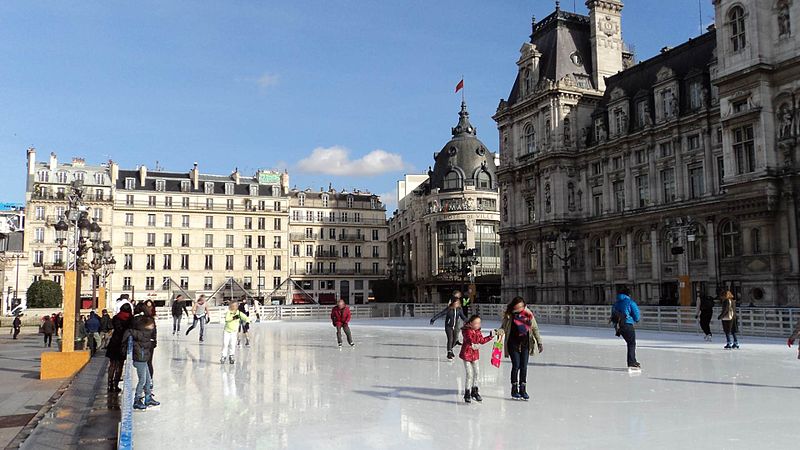 File:Patinoire de l'Hôtel de Ville 2013–2014 (2).jpg