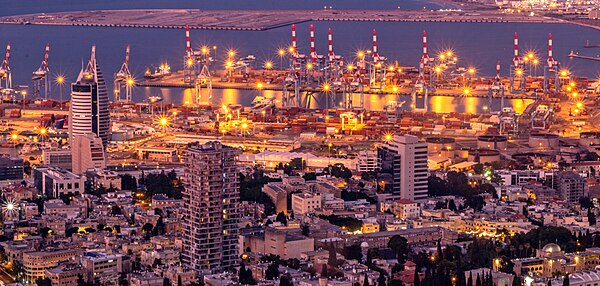 Image: Piki Wiki Israel 76755 haifa lights in the evening (cropped)