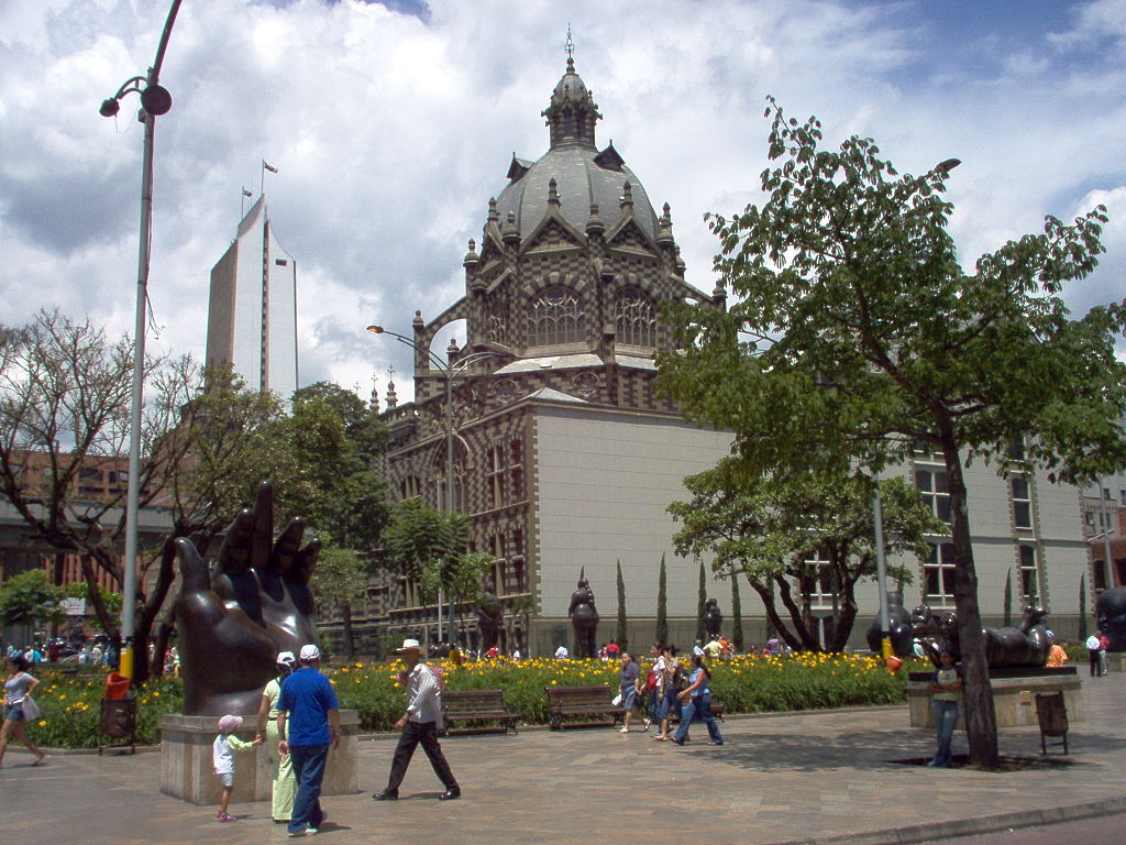 Fileplaza De Botero Centro De Medellín Wikimedia Commons