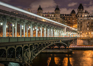 Pont de Bir-Hakeim bridge over the Seine River in Paris, France