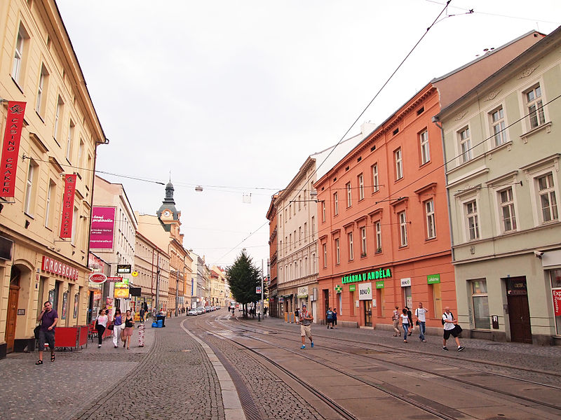 File:Prague - street.jpg