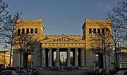Propyläen Königsplatz.jpg