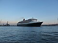 Queen Mary 2 in Hamburg 2018 2.jpg