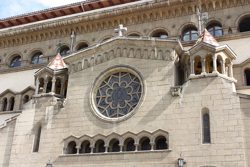 File:Residencia Fundadora Siervas de Jesús, Bilbao, July 2010 (01).JPG