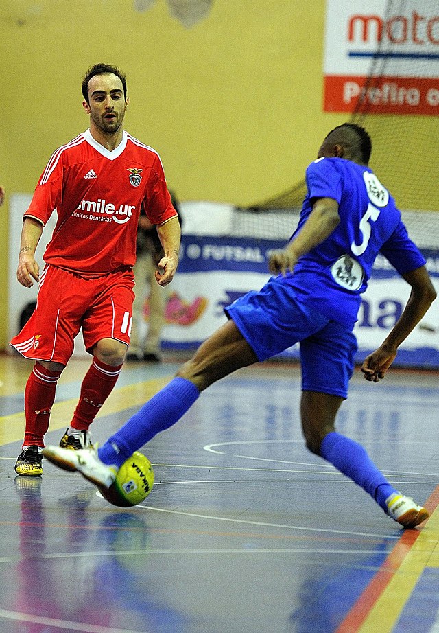 Ricardinho, eleito melhor jogador de futsal do mundo, se aposenta da  seleção portuguesa - Gazeta Esportiva