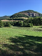 Vue sur la Roche et le Replat depuis l'étang de Saint-Nicolas