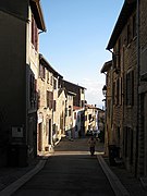 Rue principale de Saint-Fortunat.