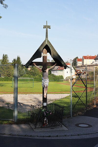File:Sankt-Anna-Brueckenkreuz in Steyr 1.jpg