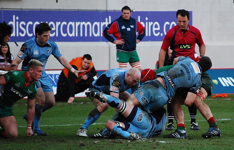 File:Scarlets vs Cardiff - panoramio.jpg