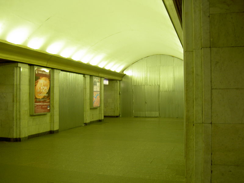 File:Sennaya ploshad metrostation, crossing to Spasskaya.jpg