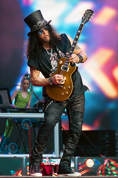 File:Slash live in London 2022 (Cropped).jpg