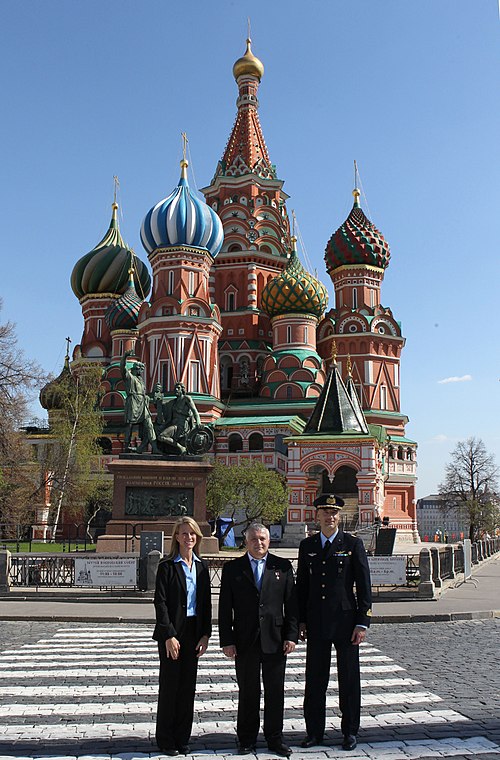 The Soyuz TMA-09M crew members conduct their ceremonial tour of Red Square on 8 May 2013.