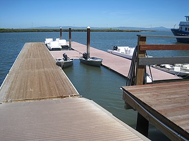 Stanford Rowing & Sailing Center pier 1.jpg