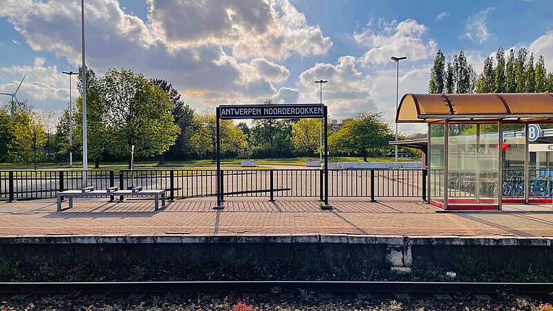 Bestand:Station Antwerpen-Noorderdokken Naam.jpg