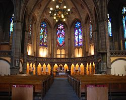 Vue du chœur néo-gothique