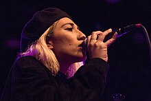 Tei Shi close-up live in Amsterdam 2015.jpg