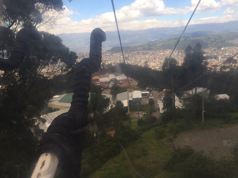 File:Teleférico de Quito - Equador - panoramio (1).jpg