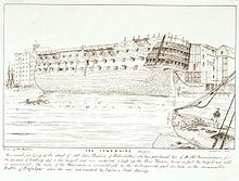 Další kresba Temeraire bez stožárů v loděnici.