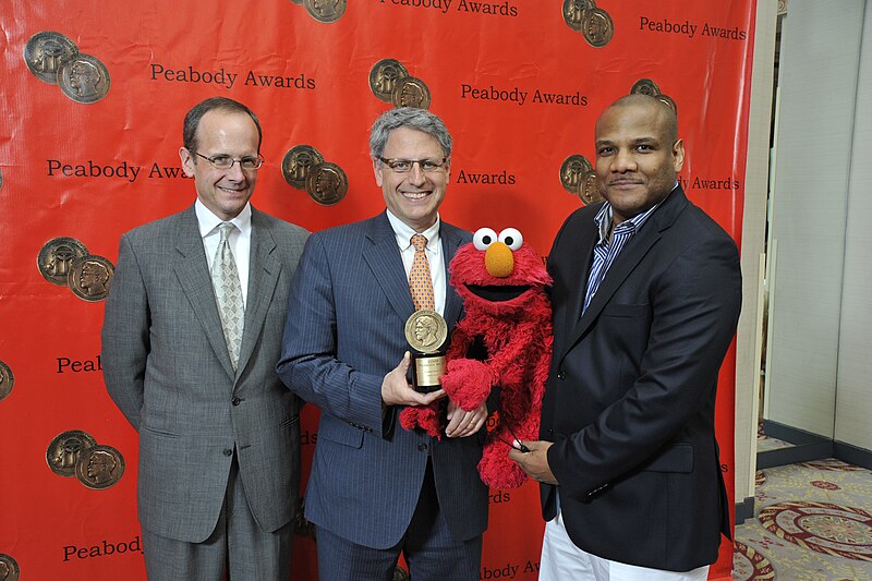 File:Terry Fitzpatrick, Gary Knell, Elmo and Kevin Clash, May 2010 (2).jpg