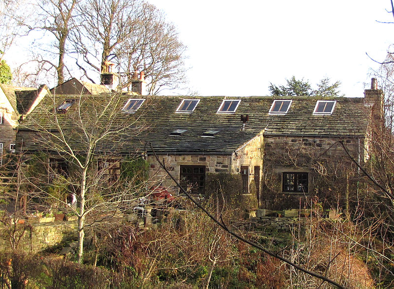 File:The Barn, Stumperlowe Halle Road 2, Sheffield.jpg