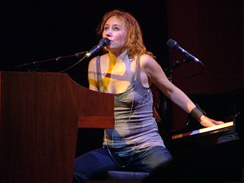Tori Amos performing at the 2005 Glastonbury f...