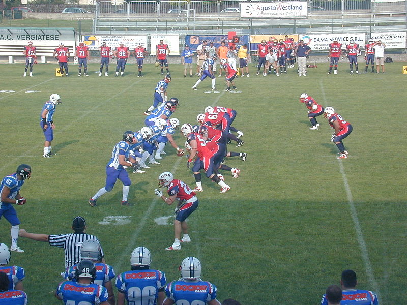 File:USA-ITA american football test match, line of scrimmage prior to a play.JPG