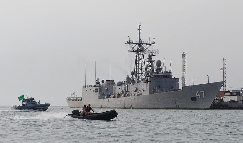 File:US Navy 100505-N-7526R-030 Small boats plit off as they conduct circular patrols around the guided-missile frigate USS Nicholas (FFG 47).jpg