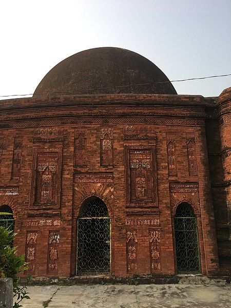 File:Uchail mosque 2.jpg