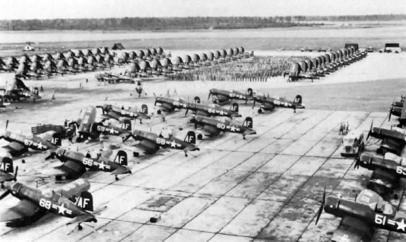 File:VMF-321 F4Us at MCAS Cherry Point 1948.jpg