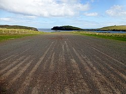 View East Down Runway (geograph 3504089) .jpg