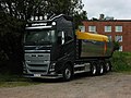 8x4/4 tekerlek düzenine sahip VOLVO FH16 damperli kamyon.