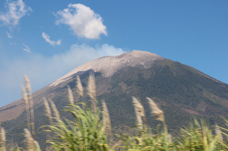 File:Vulkan Chaparrastique, El Salvador 2013 04.JPG