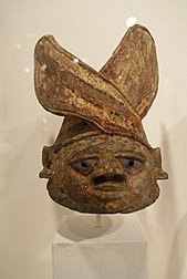 WLA brooklynmuseum Yoruba Gelede Mask 3.jpg