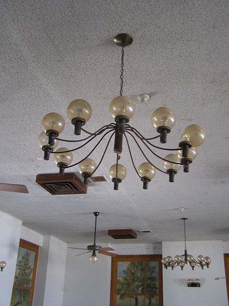 File:Walnut Room abandoned airport lounge.jpg