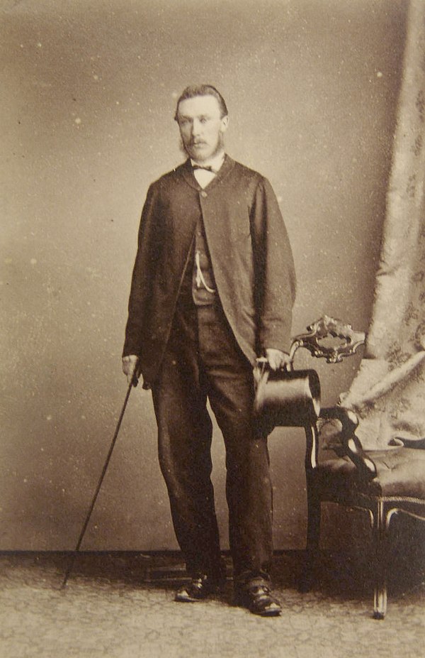 Lyne as a young man (c. 1860s)