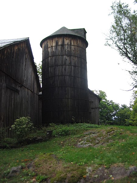File:Wooden stave silo.jpg