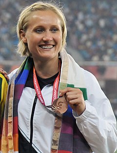 XIX Hry společenství - 2010 Dillí, vítězky atletiky (překážky žen na 100 m), Miller Andrea z Nového Zélandu (bronz) (oříznuto) .jpg