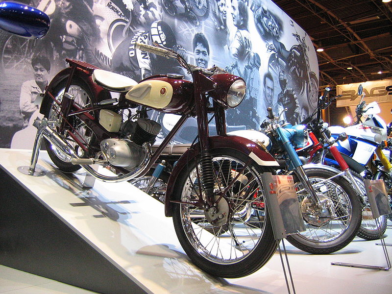 File:Yamaha 125 old.jpg