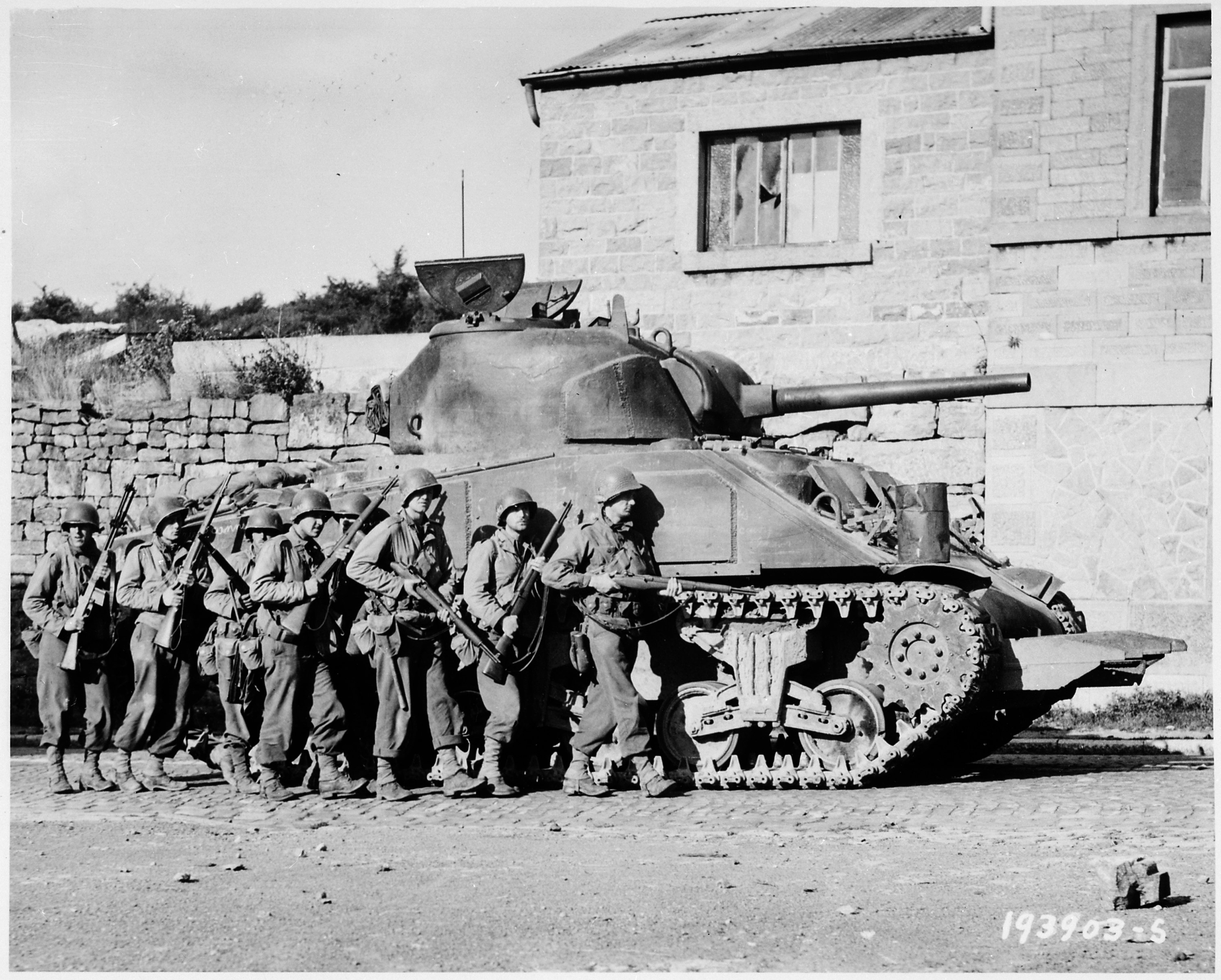 IJA Type 95 Light Tank In W.W.II" Restore Detail Photo Book Japan 