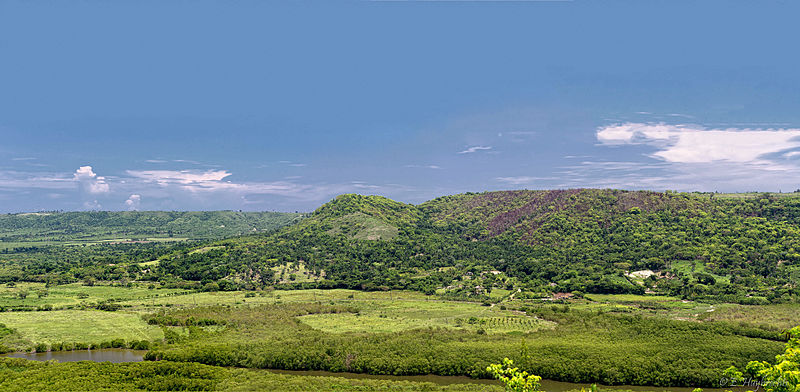 File:Yumuri Valley, Panorama (5978275579).jpg