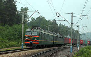 ВЛ85-231 с грузовым поездом