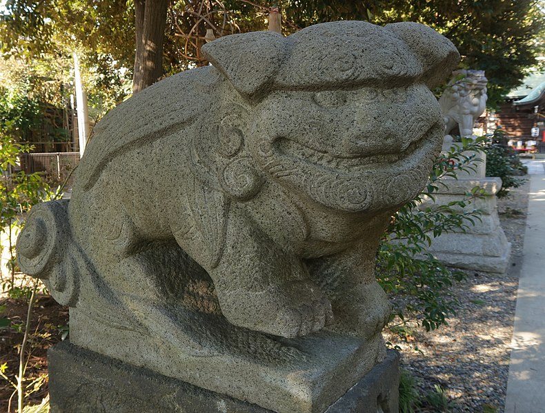 File:菊田神社 狛犬 - Kikuta Shrine Komainu.jpg