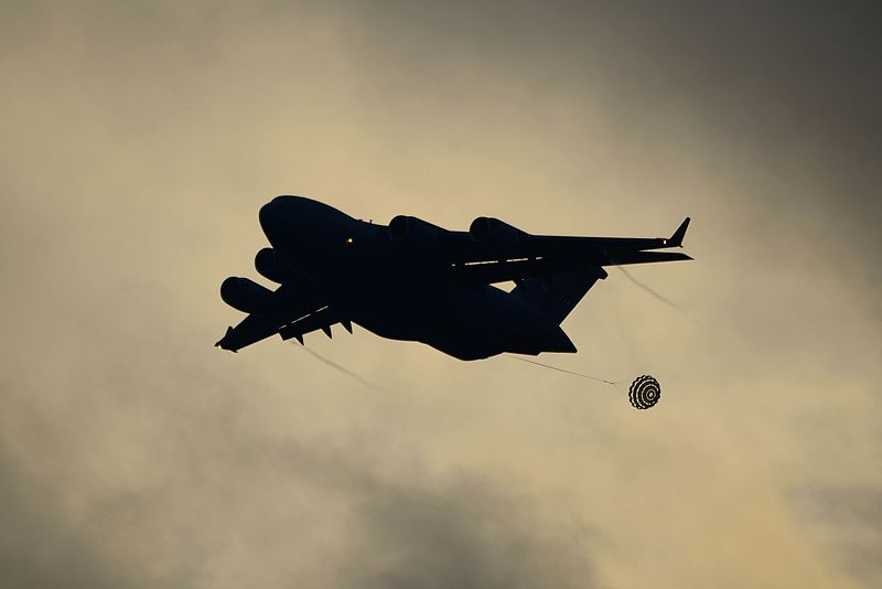 File:173rd Peacemaster Unity Heavy Drop and Airborne Jump 161018-A-UK263-071.jpg