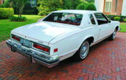 1978 Buick Riviera rear.png