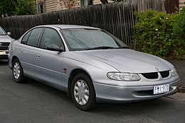 1999 Holden Commodore (VT) Sedan executiv (04.01.2016) 01.jpg