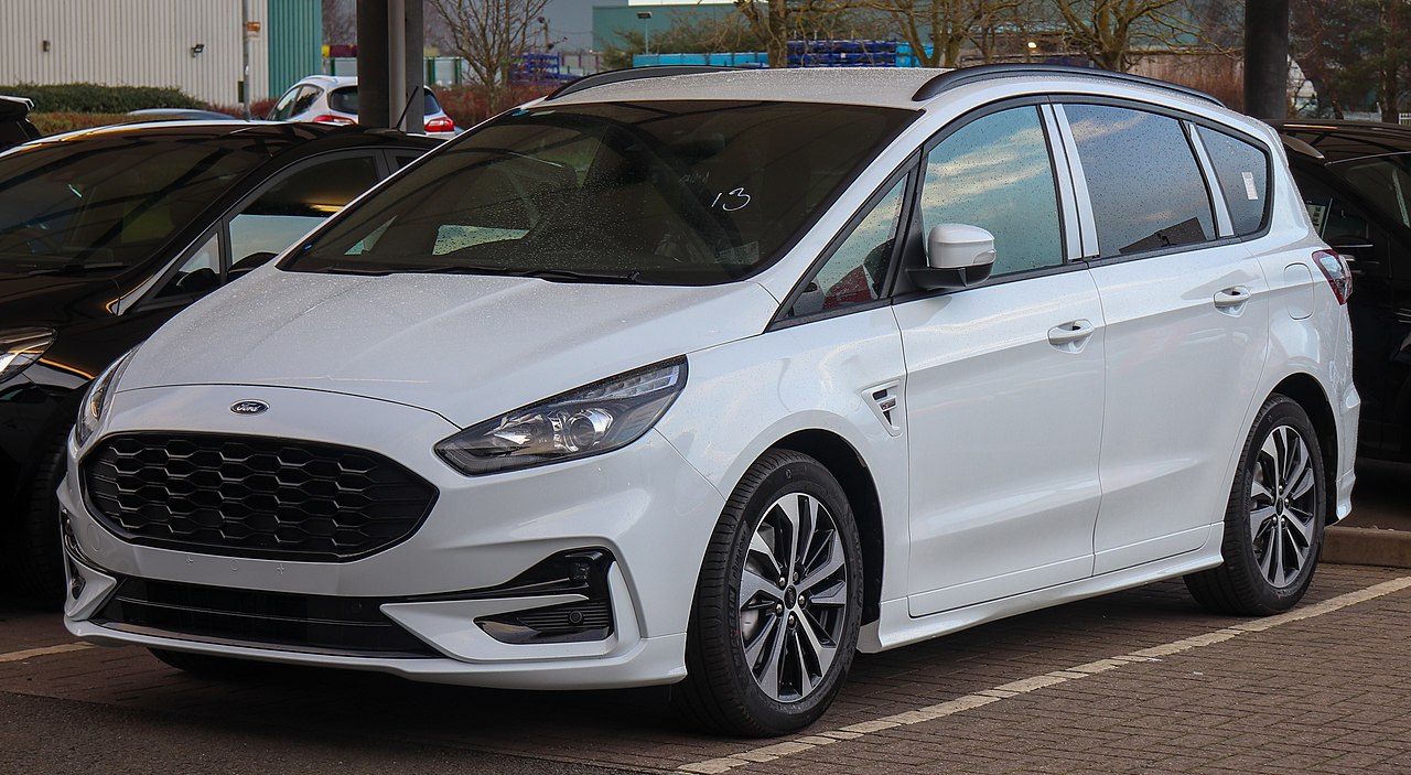 File:2020 Ford S-Max ST-Line facelift 