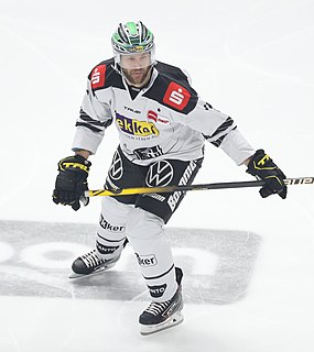 Mike Hoeffel American-German ice hockey player