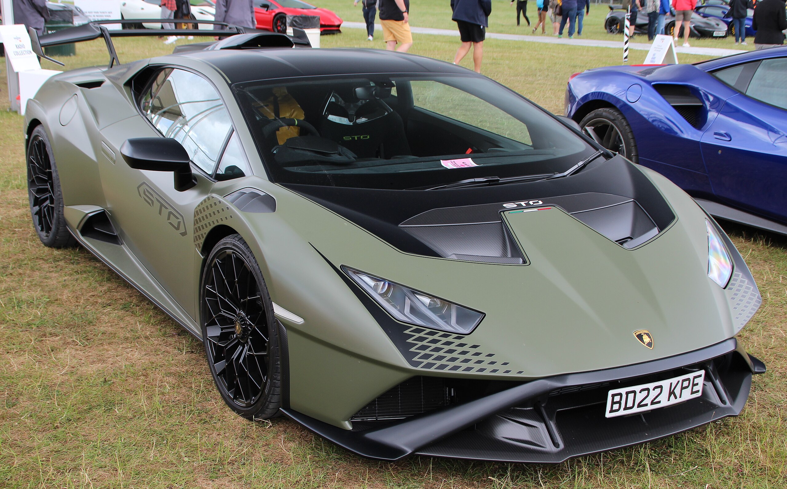 2022 lamborghini huracan green